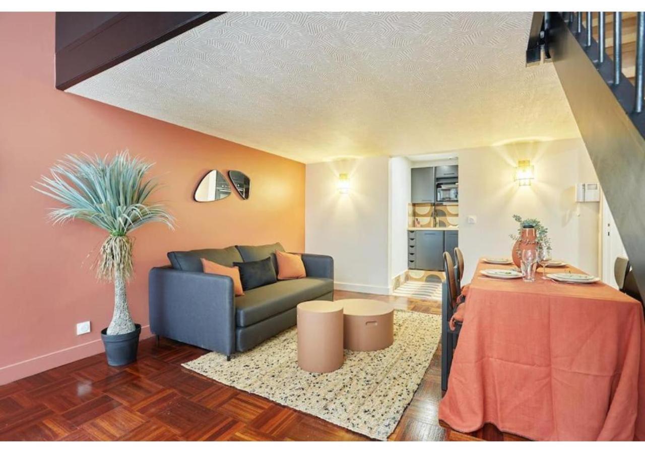 Appartement Le Marais Place Des Vosges By Prestige